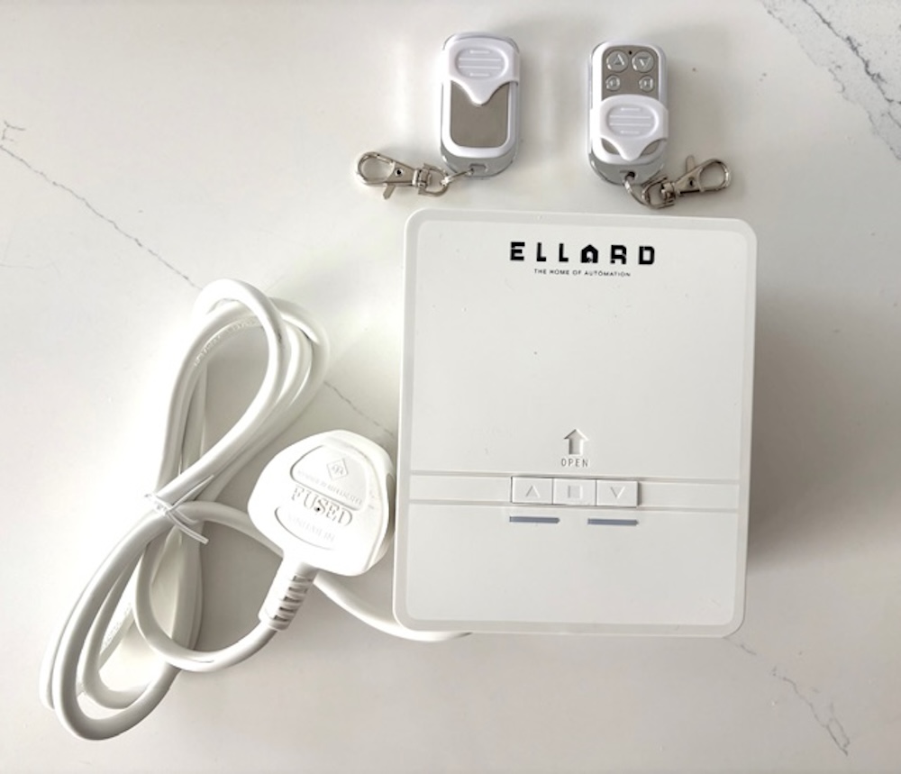 ELLARD GENESIS REMOTE CONTROL UNIT WITH 2 x HAND SETS FOR ROLLER SHUTTER DOORS